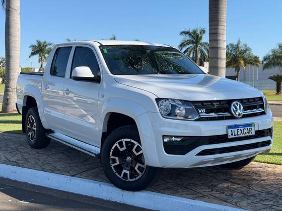 VOLKSWAGEN AMAROK 3.0 V6 TDI DIESEL COMFORTLINE CD 4MOTION AUTOMÁTICO